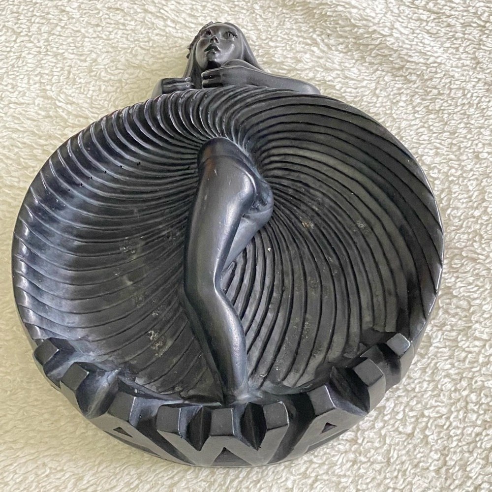 Hawaii hula girl ashtray black wood 1974 7inch HIP original made in Hawaii